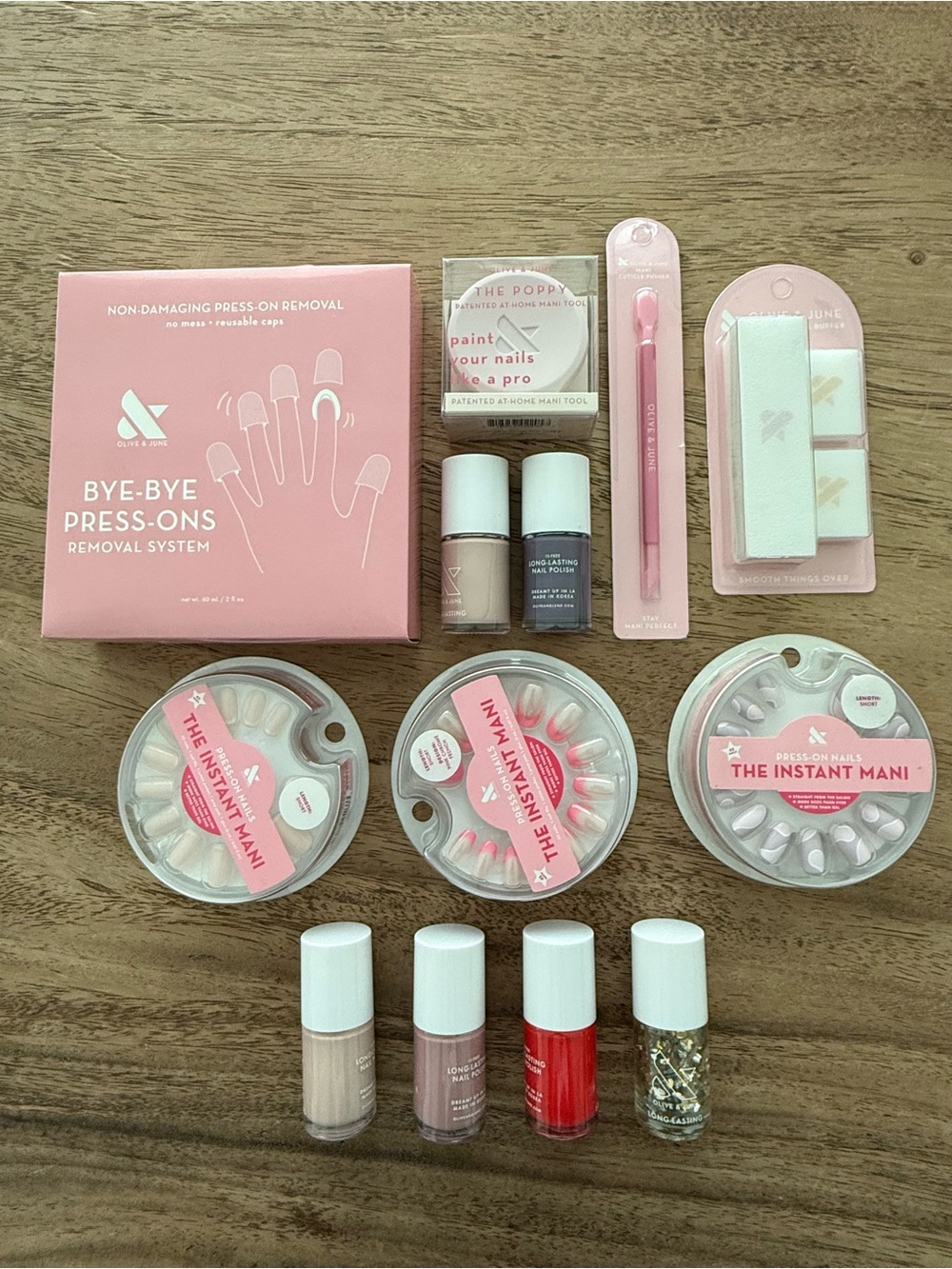 Instant Mani Press-On Nails Set with Pink and Neutral Shades